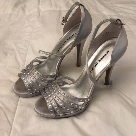Audrey Brooke formal sandals - Picture 7 of 10